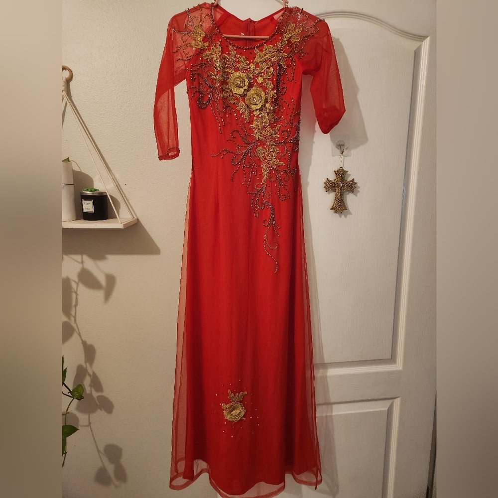 Traditional ao dai